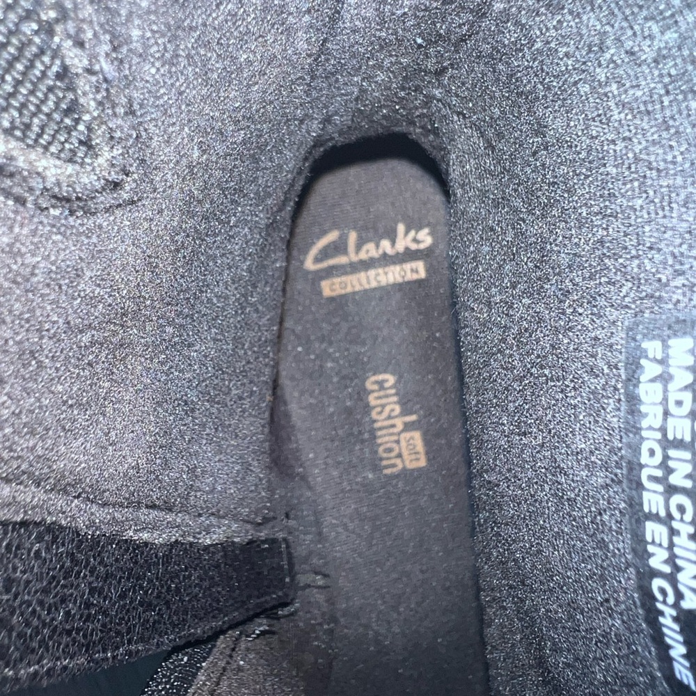 Clarks soft cushion ankle boots. Size 7M. Black - Picture 5 of 10